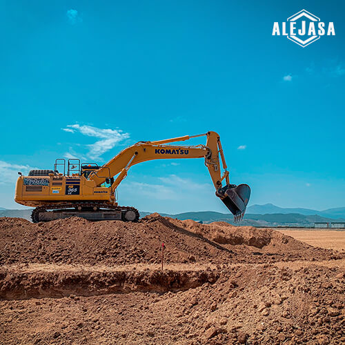 excavadora trabajando en Puerto Seco